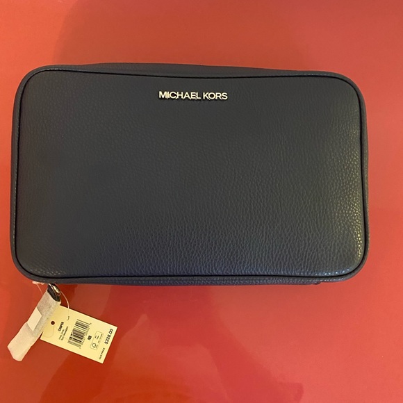 Michael Kors Handbags - Michael Kors travel case toiletries